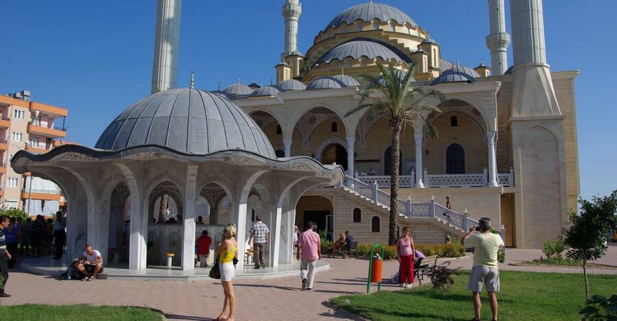 Manavgat River Cruise and Bazaar Tour w/ Lunch - Barbecue lunch on the boat