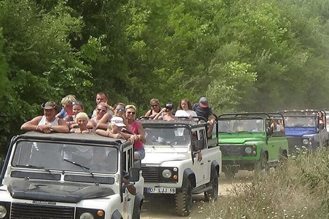 Mix. Tour (Jeep Safari and Boat Tour in Green Lake with Lunch) - Lunch in the countryside