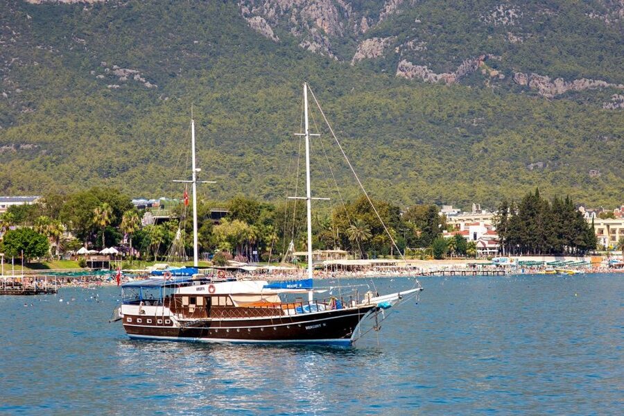 Relaxing Boat Trip with Lunch and Drinks - Key points to know before booking