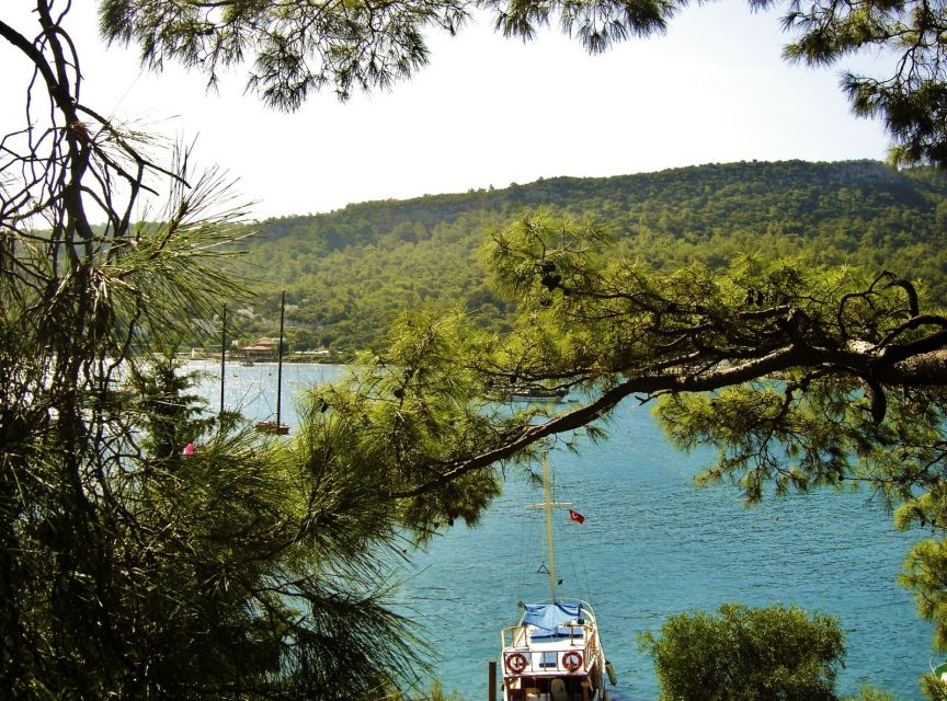 Relaxing Boat Trip with Lunch and Drinks - From Antalya to Kemer Marina