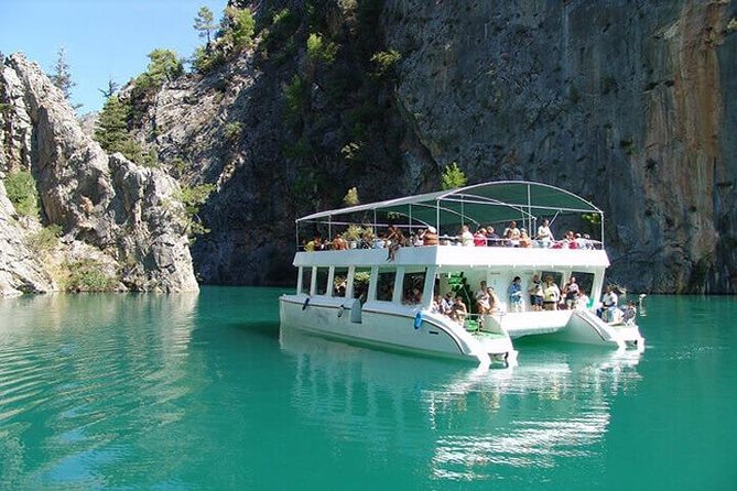 Side-Alanya: 5-Hour BoatTour inGreen Canyon with Lunch SoftDrinks - Green Canyon scenery far from Side’s beaches