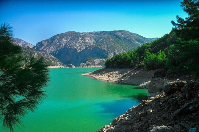 Side-Alanya: 5-Hour BoatTour inGreen Canyon with Lunch SoftDrinks - Boarding the boat at Manavgat Dam