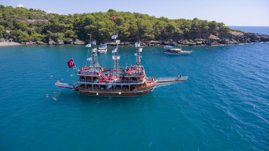Side: Blue Laguna Boat Tour with Free Lunch & Drinks - Quick points about the Blue Laguna cruise