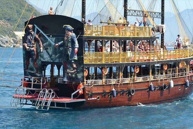 "Side: Boat Adventure to Dolphin Island – Swim and Enjoy Lunch" - How the Eight-Hour Schedule Feels