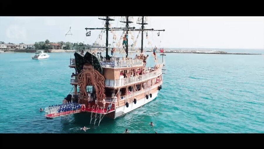 Side: Dolphin Island Boat Tour : A Seaside Adventure - What the price includes, and what it does not