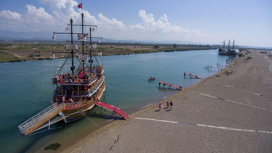 Side: Dolphin Island Boat Trip with Lunch & Unlimited Drinks - Is $24 good value?