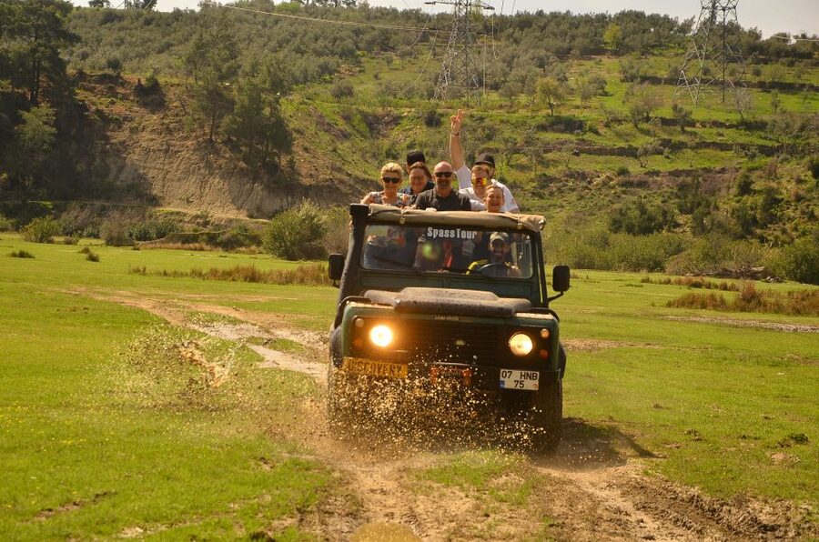 Side: Green Canyon and Waterfall Jeep Safari with Lunch - How well is the day organized?