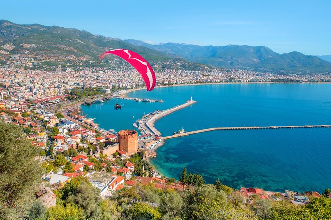 Tandem Paragliding in Alanya - The 15 to 30 minute flight over Cleopatra Beach