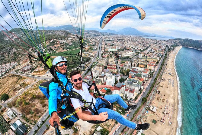 Tandem Paragliding in Alanya with Professional Licensed Pilots - Who Will Enjoy This Flight Most